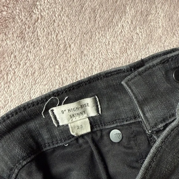 Madewell Women's Skinny Jeans in Dark - Picture 8 of 9